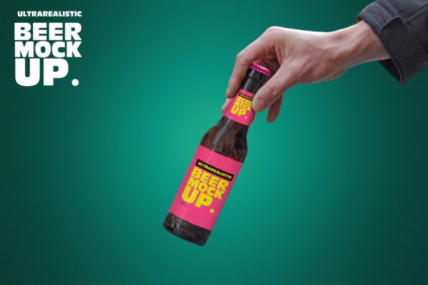 手持小支装啤酒瓶样机模板 Inclined Hand Beer Mockup