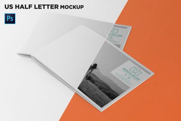 美国信纸尺寸宣传册叠放效果图样机 US Half Letter 2 Covers Brochure Mockup