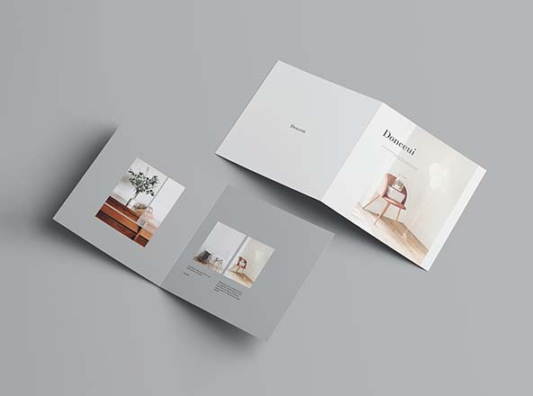 方形双折叠小册子封面&内页设计图样机 Square Bifold Brochure Mockup