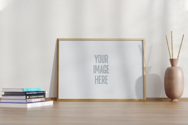 高雅木质边框画框桌面场景模板 Mockup A4 – Landscape Frame Clear Wood with scene