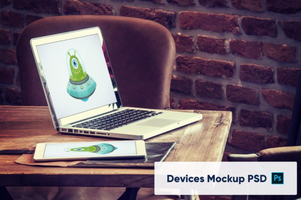 响应式网站设计iPad&MacBook预览效果图样机v3 Laptop and Tablet on Wooden Table Mockup PSD