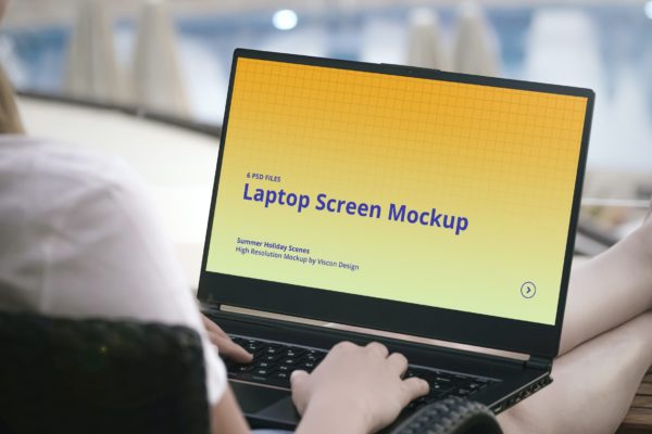 度假场景笔记本电脑屏幕预览模板 Laptop Mockup Summer Scenes