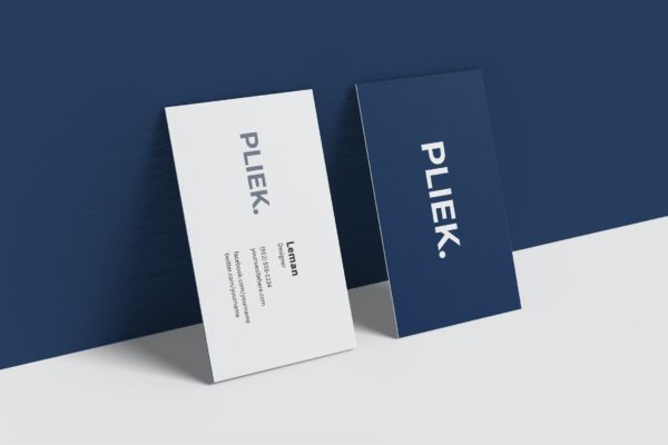 商务企业名片设计效果图样机模板 Standing Business Card Mockup