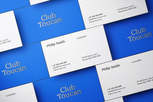 企业名片设计展示场景等距网格样机 Business Cards Mockup Scene