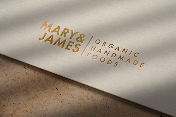 牛皮纸背景豪华金色Logo设计展示样机模板 Luxury Gold Logo Mockup on Kraft Paper