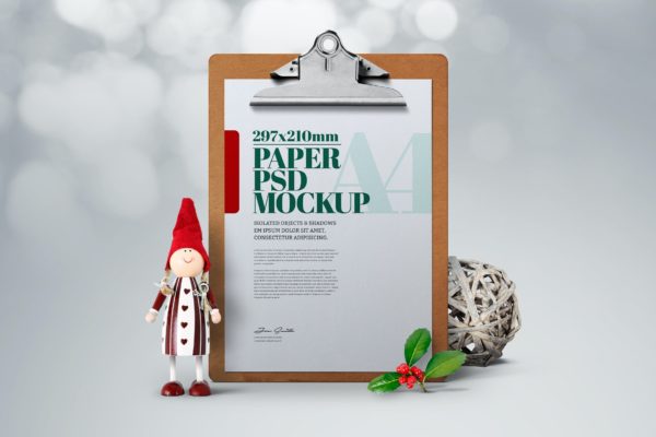 圣诞场景A4海报剪贴板样机 Christmas A4 Flyer Clipboard Mockup