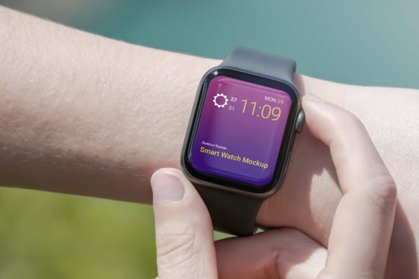 模拟户外智能手表设备展示场景样机 Smart Watch Mockup Outdoor Scenes