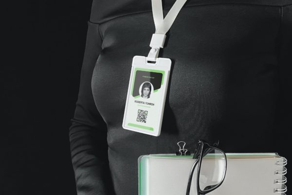 公司员工工牌外观设计效果图样机 Identity Card Holder Mockup