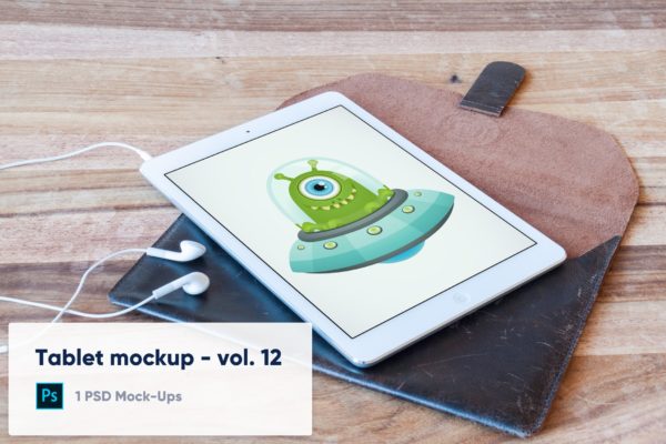 保护皮套iPad平板电脑样机设计模板 Tablet with headphones on Leather Case – Vol. 12