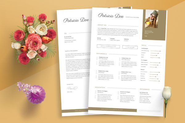 高级UI/UX设计师应聘简历模板素材v3 Resume / CV Template 03