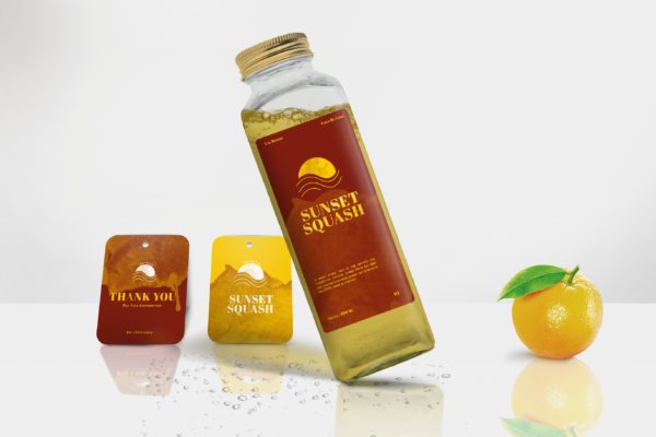 果汁玻璃瓶包装设计样机 Glass Bottle Mockup